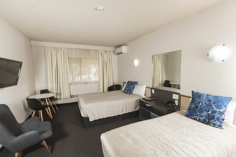 Belconnen Way Motel And Serviced Apartments - St Kilda Accommodation 0