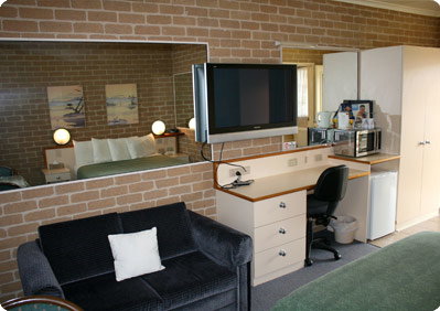 Grand Manor Motor Inn - St Kilda Accommodation 3