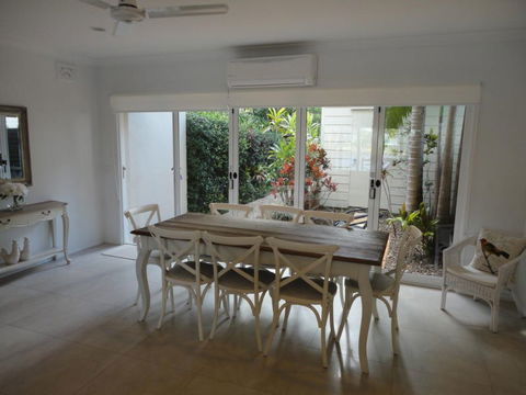 Noosa Entrance Waterfront Resort - St Kilda Accommodation 0