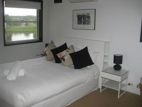 Noosa Entrance Waterfront Resort - St Kilda Accommodation 11