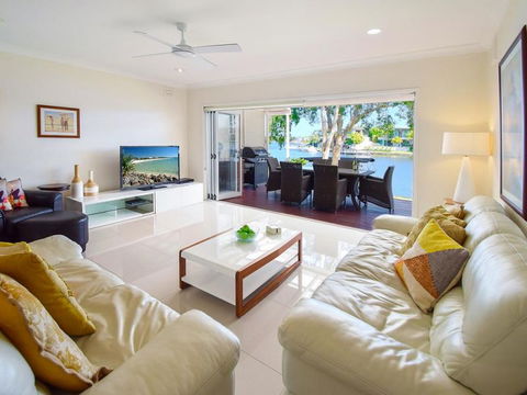 Noosa Entrance Waterfront Resort - St Kilda Accommodation 4