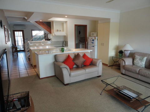 Noosa Entrance Waterfront Resort - St Kilda Accommodation 8
