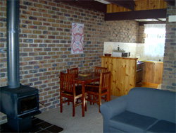 Warrawee Holiday Units - St Kilda Accommodation 0