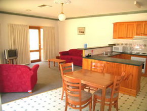 Campaspe Lodge - St Kilda Accommodation 1