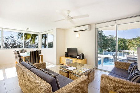 Maison Noosa Luxury Beachfront Resort - St Kilda Accommodation 5