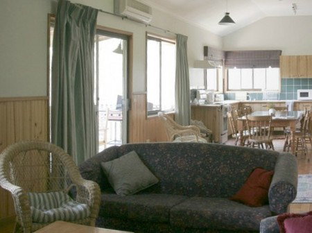 Glen Ayr Cottages - St Kilda Accommodation 4
