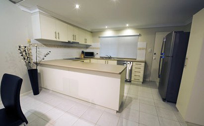 Costa Royale Beachfront Apartments - St Kilda Accommodation 3