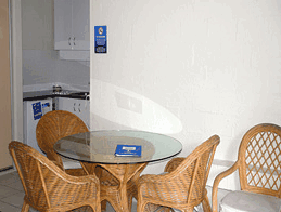 Club Surfers - St Kilda Accommodation 2