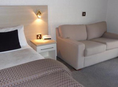 Hamiltons Townhouse Motel - St Kilda Accommodation 1