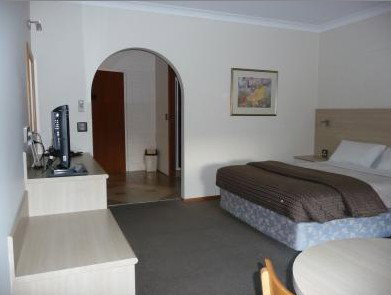 Hamiltons Townhouse Motel - St Kilda Accommodation 2