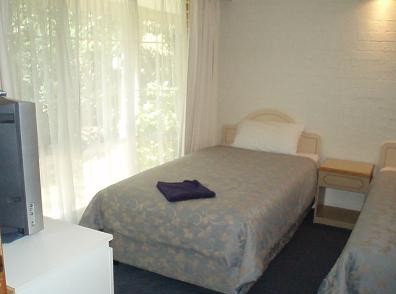 Hamiltons Townhouse Motel - St Kilda Accommodation 5