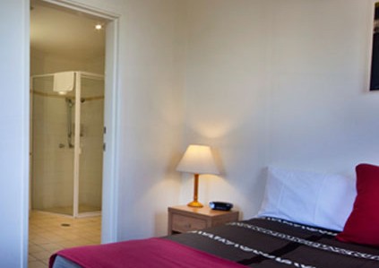 The Brighton: Lake Macquarie - St Kilda Accommodation 0