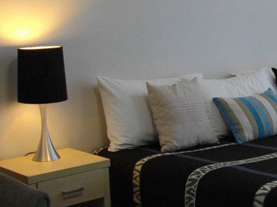 The Brighton: Lake Macquarie - St Kilda Accommodation 3