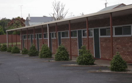 Le Cavalier Court Motel - St Kilda Accommodation 2