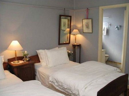 Dural House At Round - St Kilda Accommodation 1