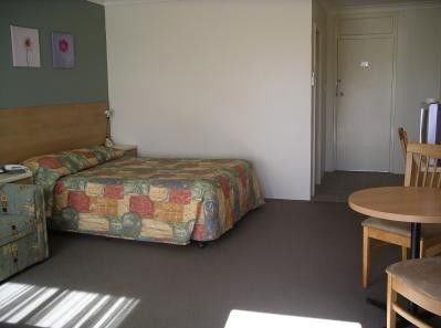 Country Comfort Orange - St Kilda Accommodation 4