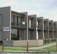 Centreport Units - St Kilda Accommodation