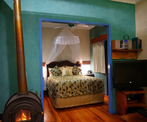 Lillypillys Cottages & Day Spa - St Kilda Accommodation 1