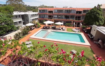 Hotel Laguna - St Kilda Accommodation 0