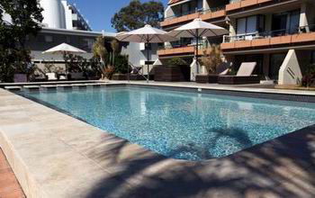 Hotel Laguna - St Kilda Accommodation 3