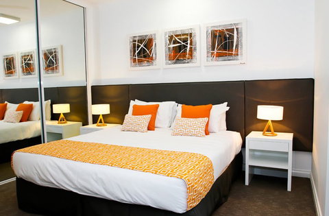 Emerald Noosa Resort - St Kilda Accommodation 1