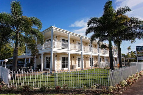 White Lace Motor Inn - St Kilda Accommodation 0