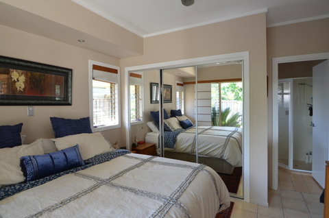 Hastings Cove Holiday Apartments - St Kilda Accommodation 0