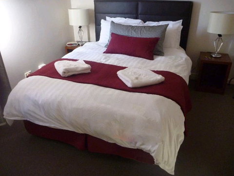 Regal Apartments - St Kilda Accommodation 3