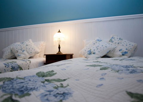 Maleny Lodge Guest House - St Kilda Accommodation 2