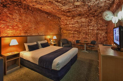 Desert Cave Hotel - St Kilda Accommodation 8