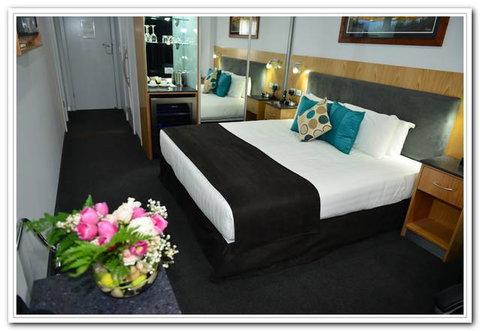 Waikerie Hotel Motel - St Kilda Accommodation 0