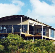 Saar Beach House - St Kilda Accommodation