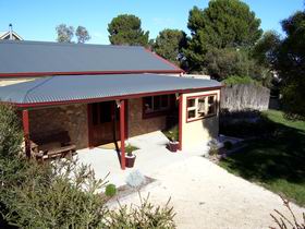 Toora Views - St Kilda Accommodation 0