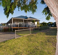 Serenity Holiday House - St Kilda Accommodation