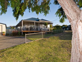 Serenity Holiday House - St Kilda Accommodation 0