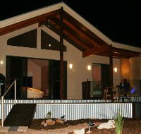 Pike River Luxury Villas - St Kilda Accommodation