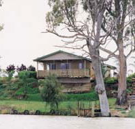 Mundic Grove Cottage - St Kilda Accommodation