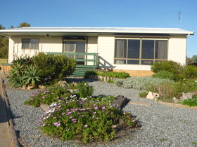 Oaklands Beach House - St Kilda Accommodation 0