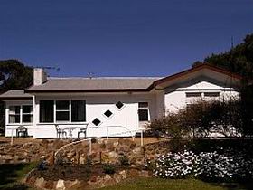 The Pines Holiday Home - St Kilda Accommodation 0