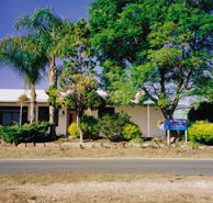 Salters Station - St Kilda Accommodation