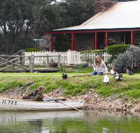 Stonewell Cottages and Vineyards - St Kilda Accommodation