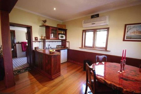 Toora Views - St Kilda Accommodation 2
