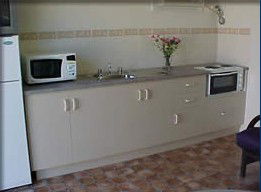 Moonta Bay Cabins - St Kilda Accommodation 2