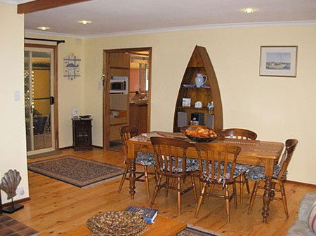 The Liteva Beach House - St Kilda Accommodation 3