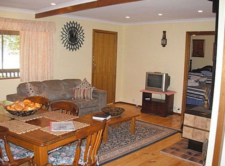 The Liteva Beach House - St Kilda Accommodation 4