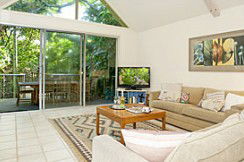 Absolute Beachfront Belongil Summerhouse - St Kilda Accommodation 0