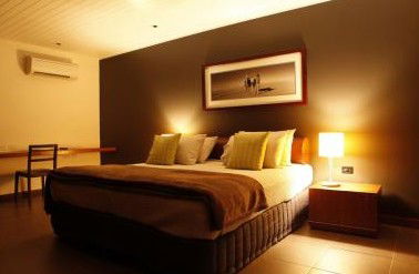 Wildman Wilderness Lodge - St Kilda Accommodation 5