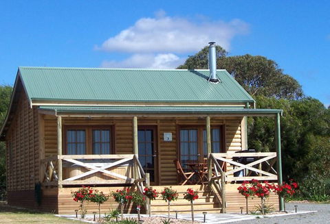 McLaren Ridge 3 - McLaren Ridge Log Cabins - St Kilda Accommodation 8