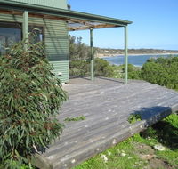 Wallaby Beach House - St Kilda Accommodation