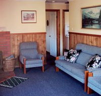 Lake Yalleena Holiday Cabins - St Kilda Accommodation